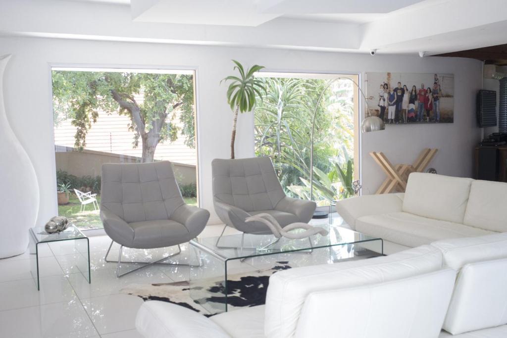 Luxury Upmarket Guesthouse 20 On 4Th Rustenburg Exterior foto