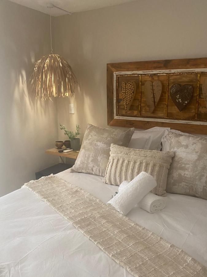 Luxury Upmarket Guesthouse 20 On 4Th Rustenburg Exterior foto
