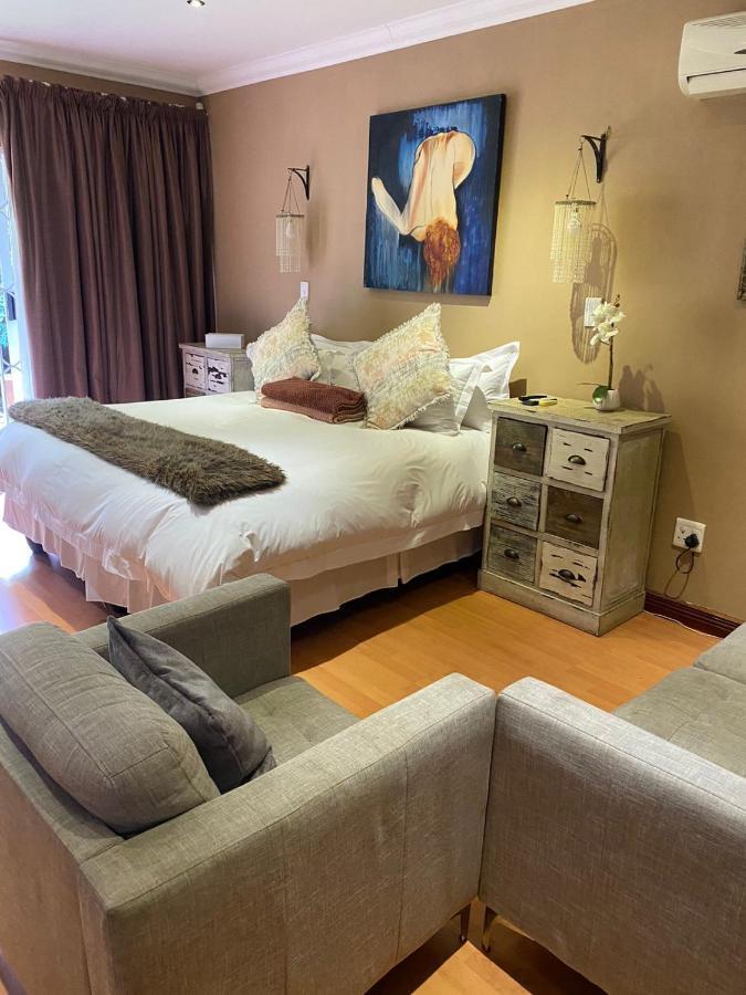 Luxury Upmarket Guesthouse 20 On 4Th Rustenburg Exterior foto